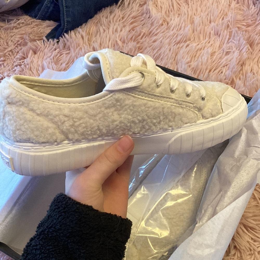NINE WEST Super cute size 5 1/2 furry comfy slip ons